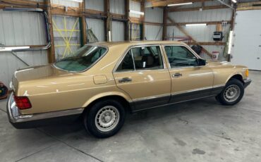 Mercedes-benz-300sd-diesel-1985-8