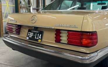 Mercedes-benz-300sd-diesel-1985-9