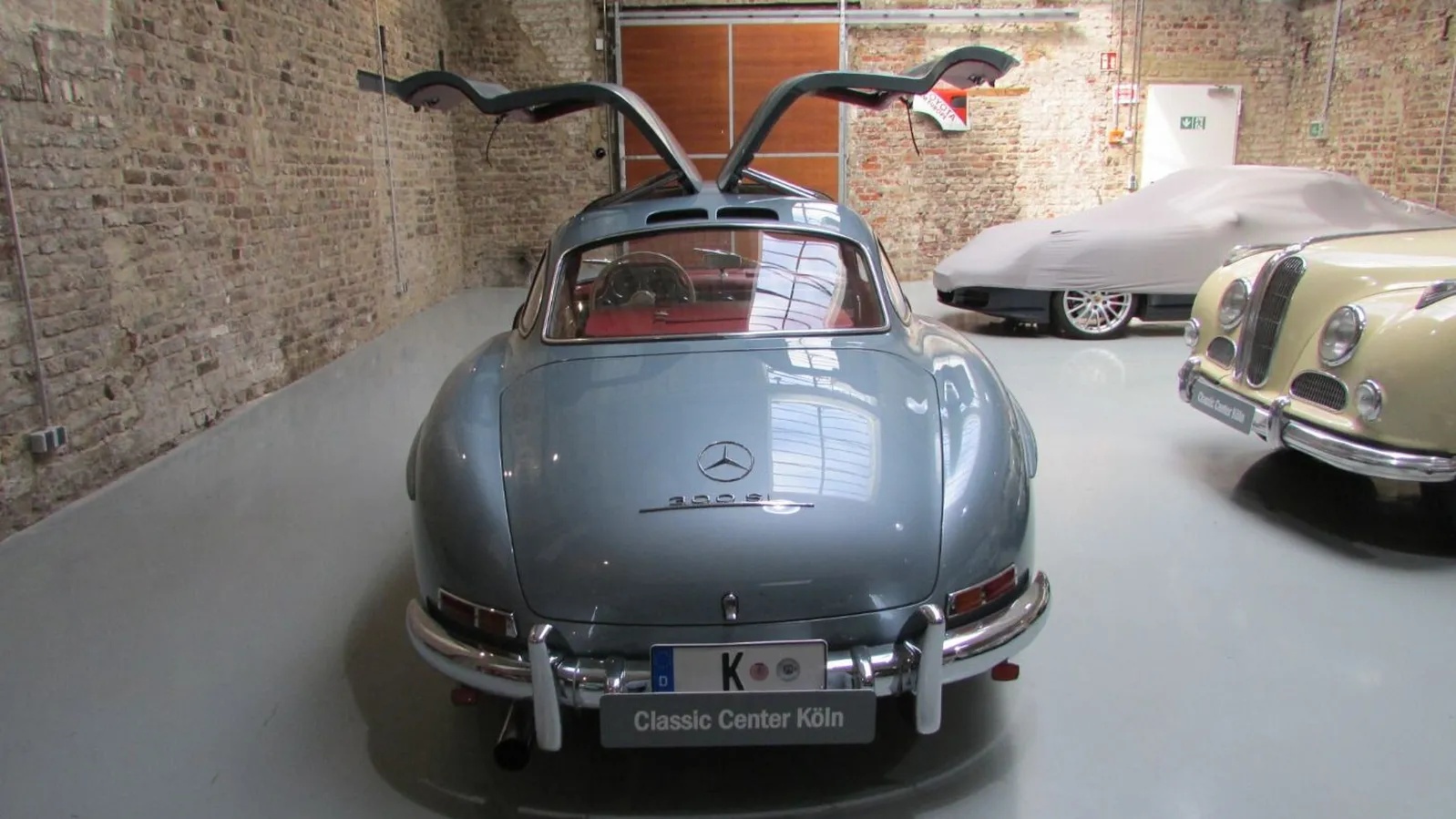 Mercedes-benz-300sl-1956-Light-Blue-Red-11