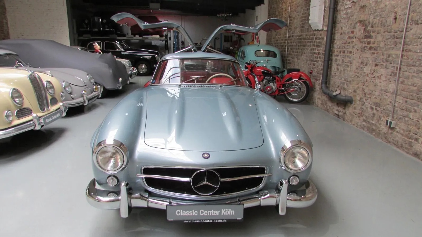 Mercedes-benz-300sl-1956-Light-Blue-Red-4