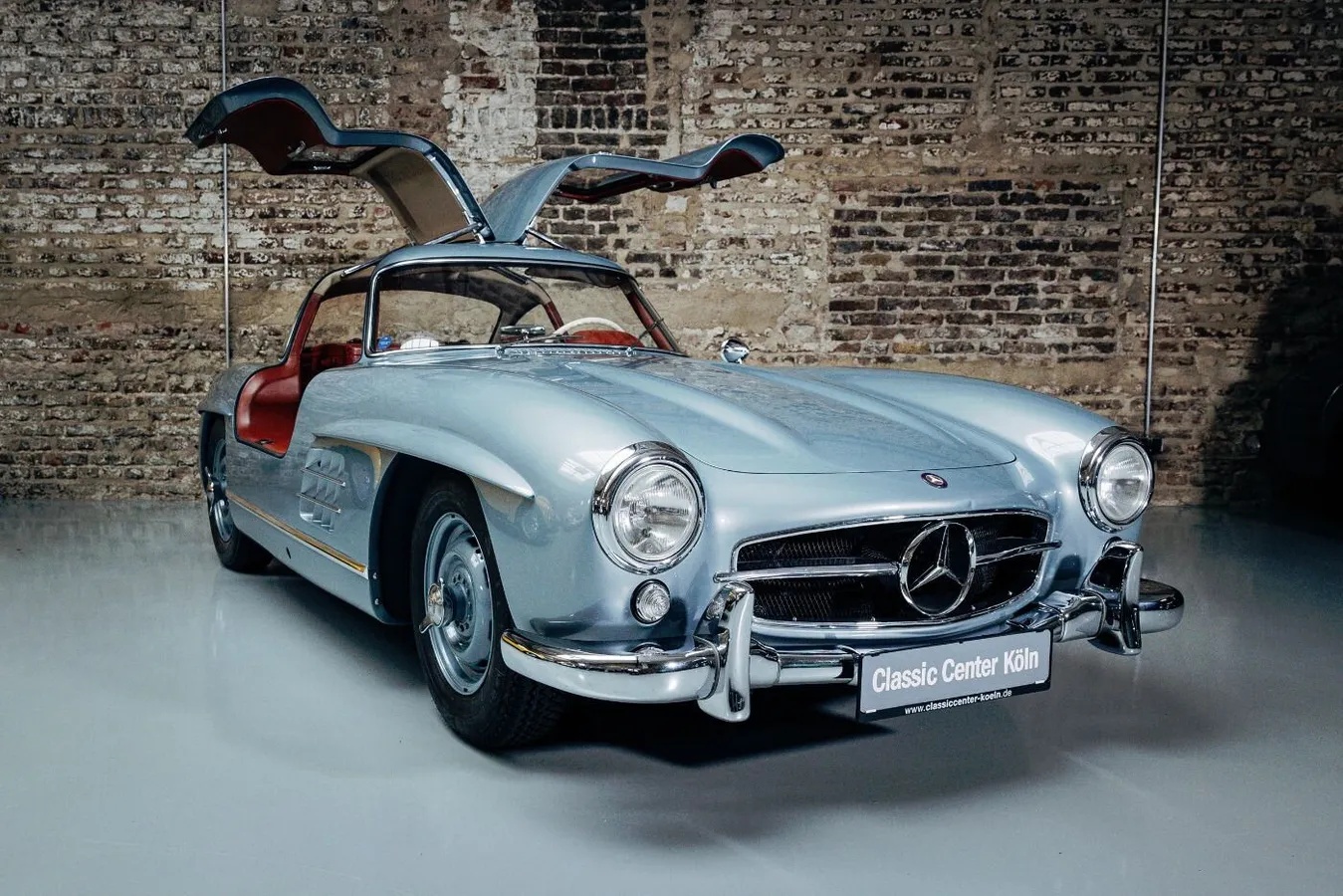 Mercedes-benz-300sl-1956-Light-Blue-Red-5
