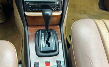 Mercedes-benz-300td-diesel-1985-16