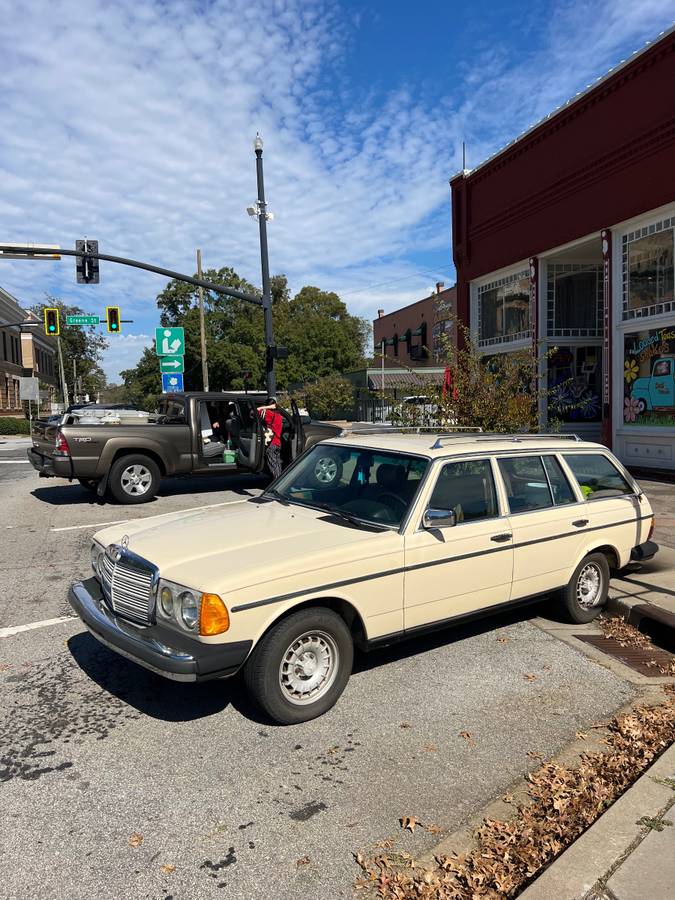 Mercedes-benz-300td-diesel-1985-19