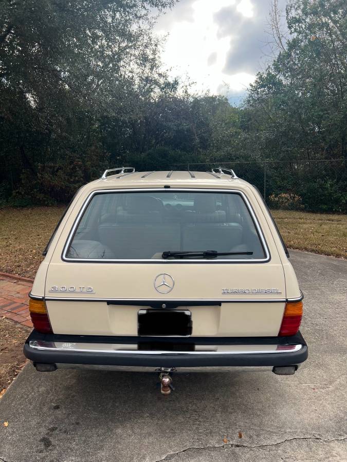 Mercedes-benz-300td-diesel-1985-5