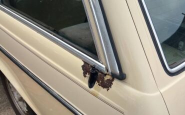 Mercedes-benz-300td-diesel-1985-8