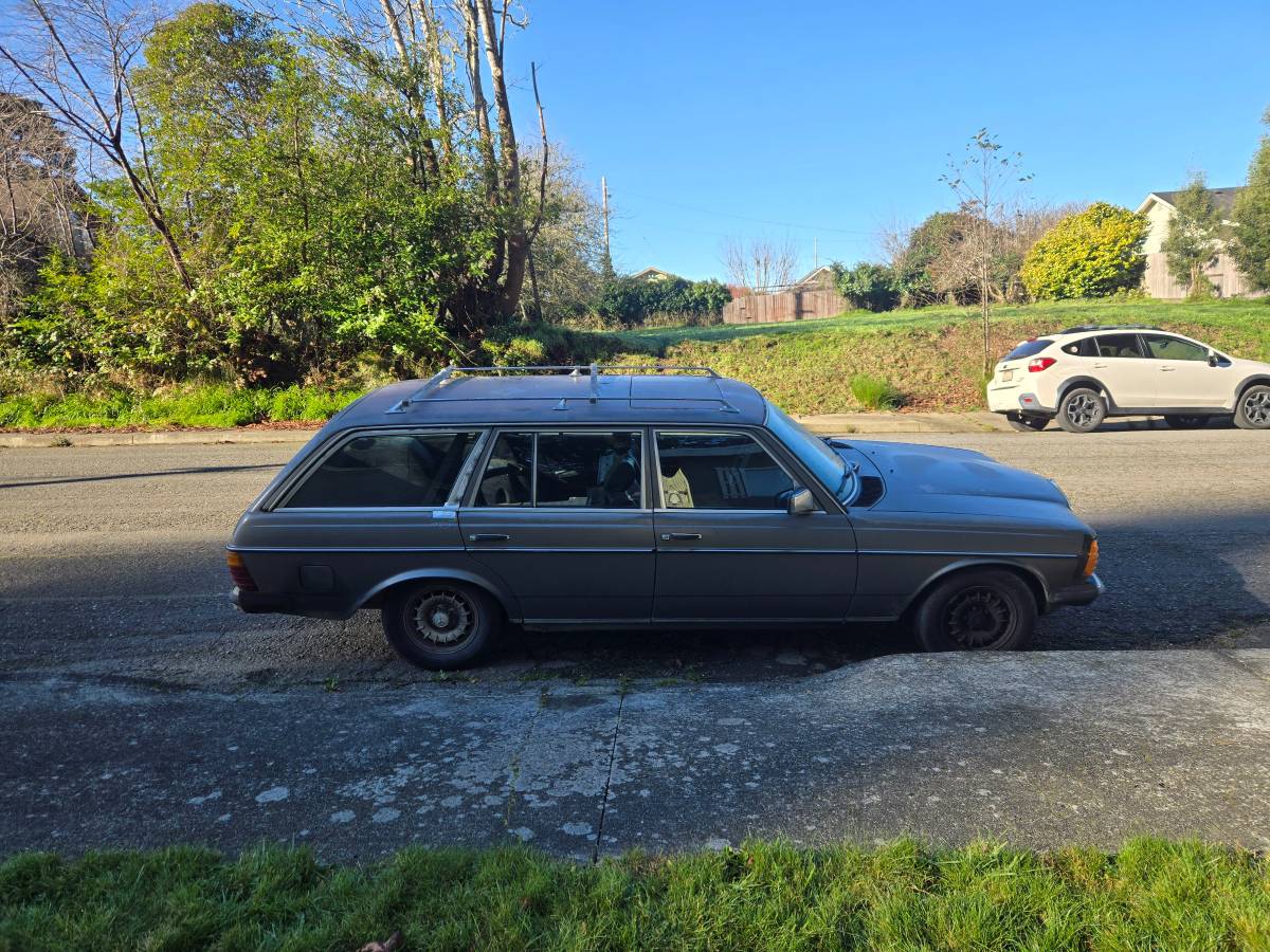 Mercedes-benz-300td-diesel-1985-grey-2