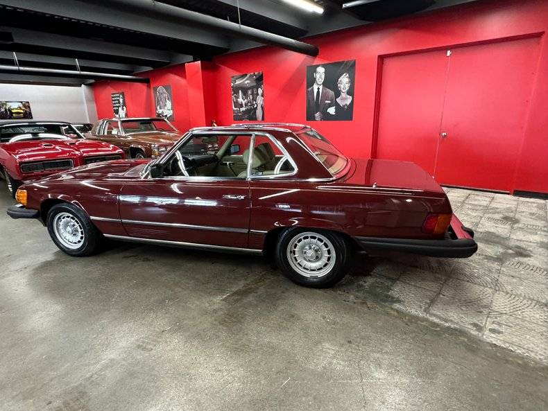 Mercedes-benz-380-1982-red-11