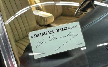 Mercedes-benz-380-1982-red-16