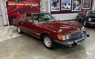 Mercedes-benz-380-1982-red-2