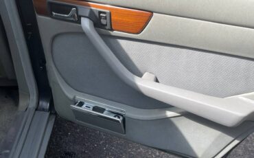 Mercedes-benz-380-se-1985-grey-3