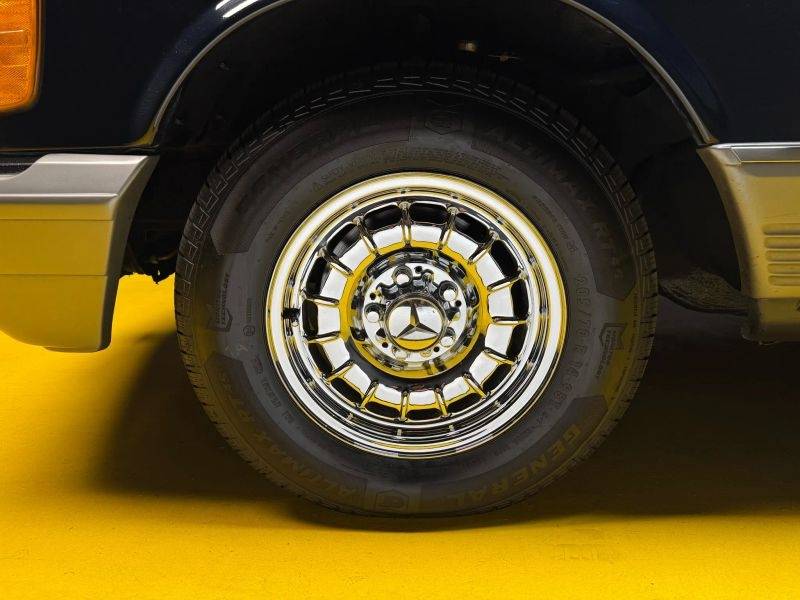 Mercedes-benz-380-series-sec-2d-coupe-1982-blue-2