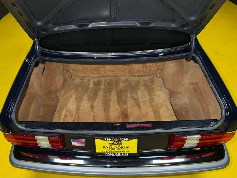 Mercedes-benz-380-series-sec-2d-coupe-1982-blue-25