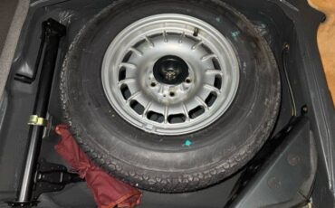 Mercedes-benz-380-series-sec-2d-coupe-1982-blue-26