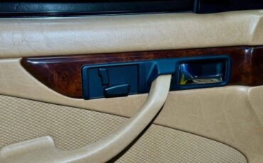 Mercedes-benz-380-series-sec-2d-coupe-1982-blue-3