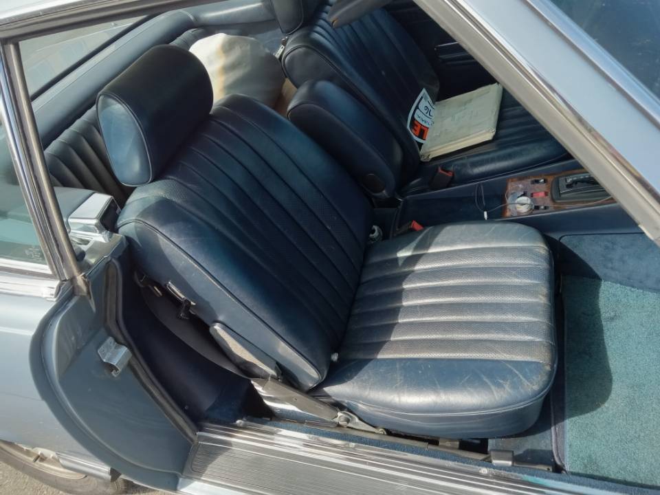 Mercedes-benz-380sl-1985-14