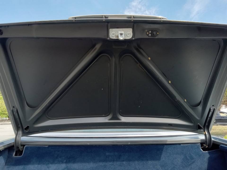 Mercedes-benz-380sl-1985-17