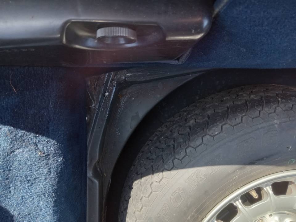 Mercedes-benz-380sl-1985-2