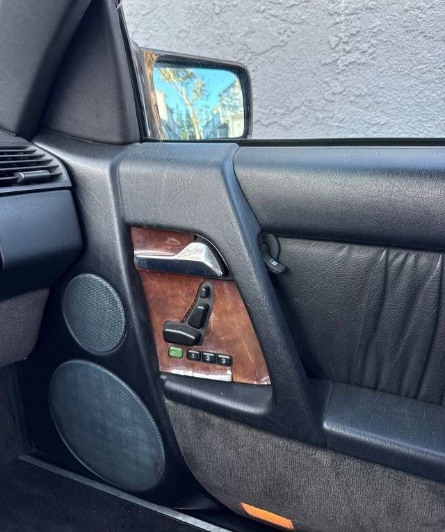 Mercedes-benz-500-series-1993-6