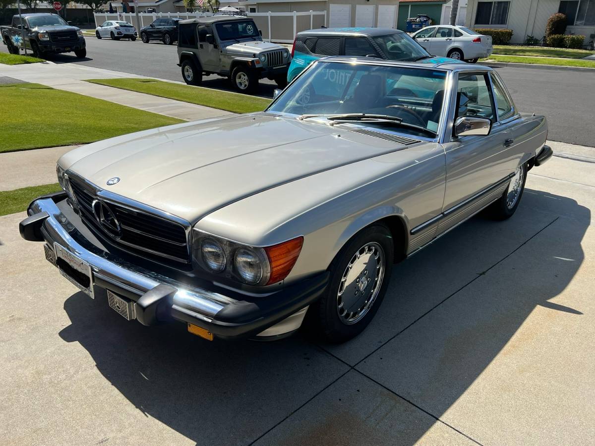 Mercedes-benz-560-1986-silver-5