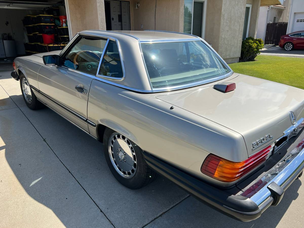 Mercedes-benz-560-1986-silver-7