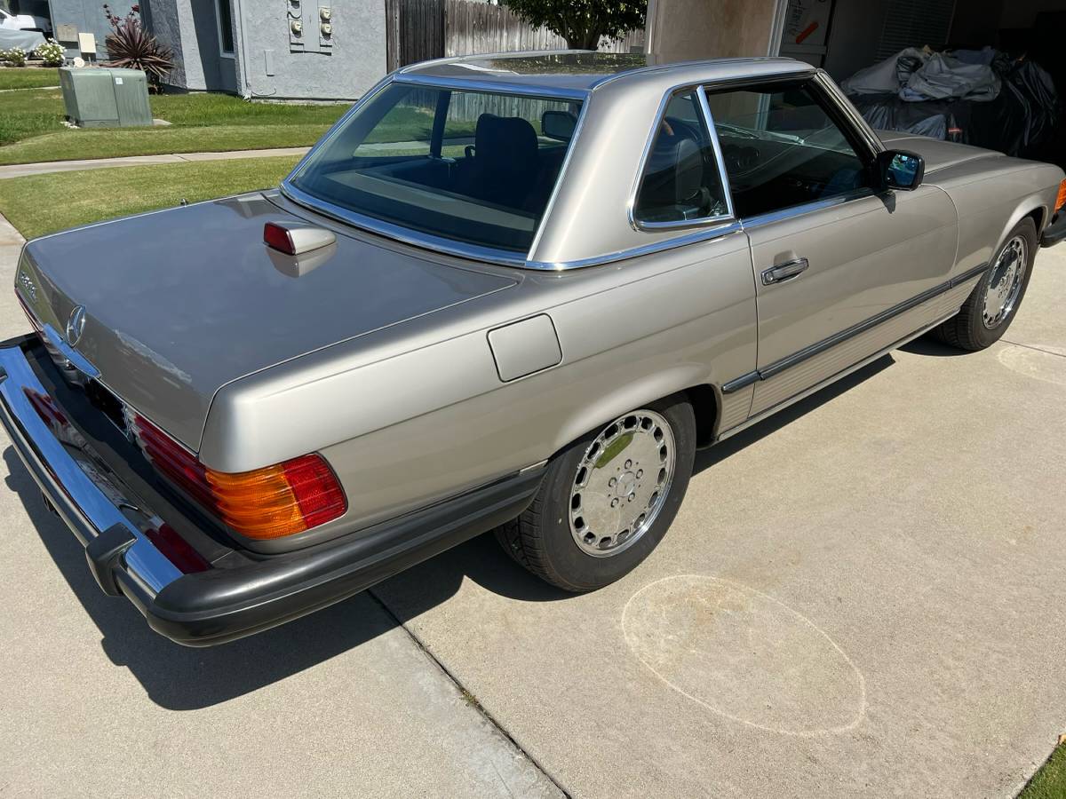 Mercedes-benz-560-1986-silver-8