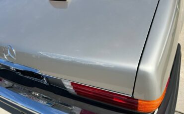 Mercedes-benz-560-1986-silver-9