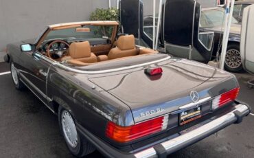 Mercedes-benz-560-class-1987-10