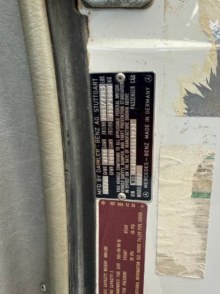 Mercedes-benz-560-class-1987-15