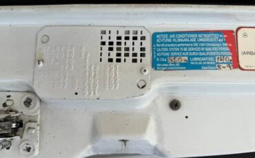 Mercedes-benz-560-class-1987-19