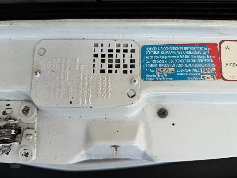 Mercedes-benz-560-class-1987-19