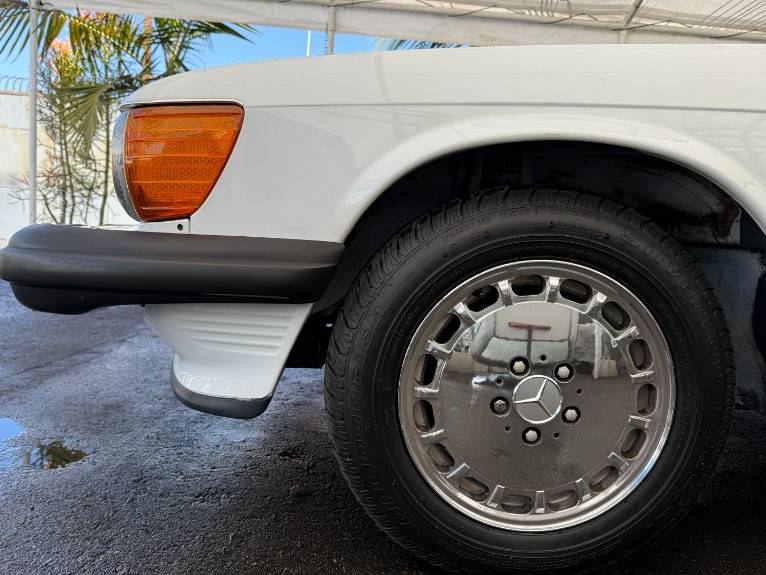 Mercedes-benz-560-class-1987-29