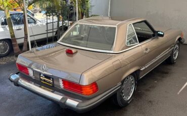 Mercedes-benz-560-class-1987-30