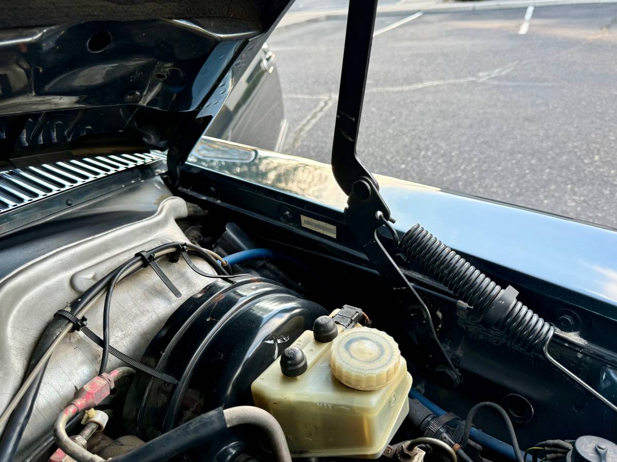 Mercedes-benz-560-sl-1989-18