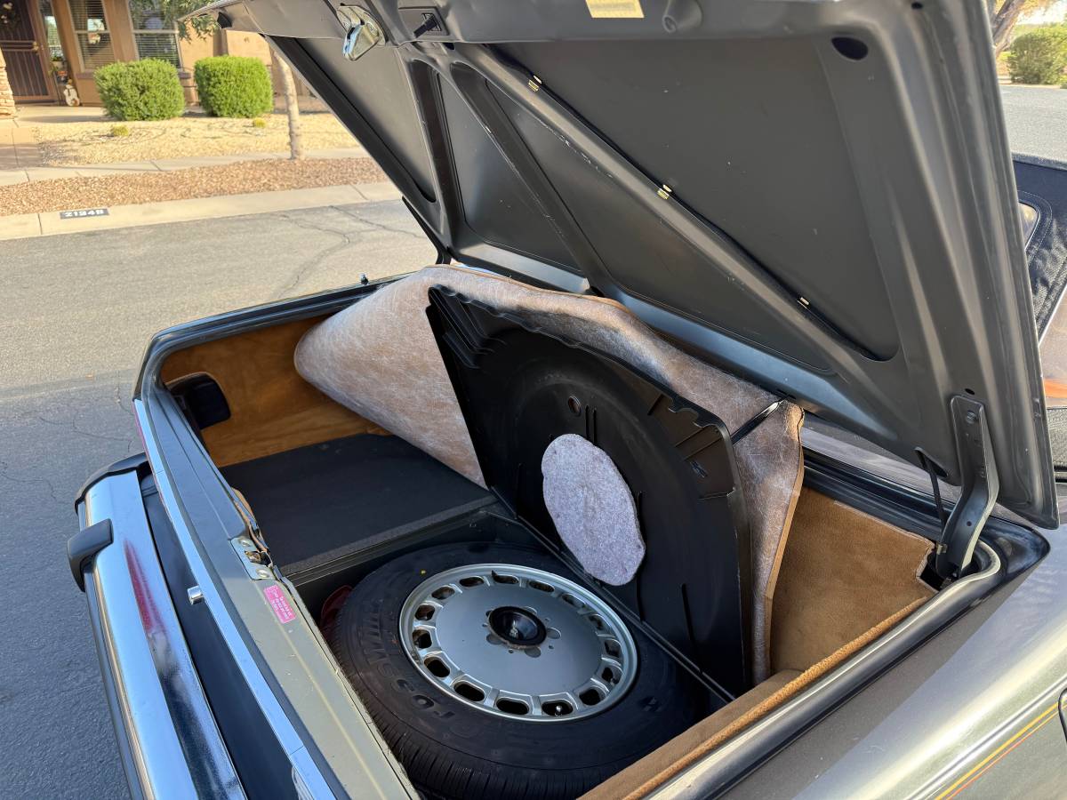 Mercedes-benz-560-sl-1989-21