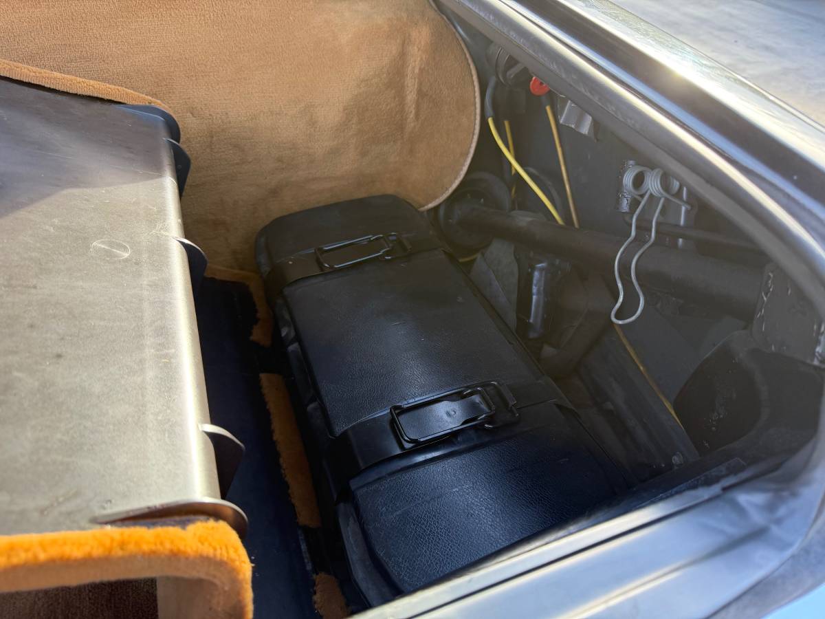 Mercedes-benz-560-sl-1989-22