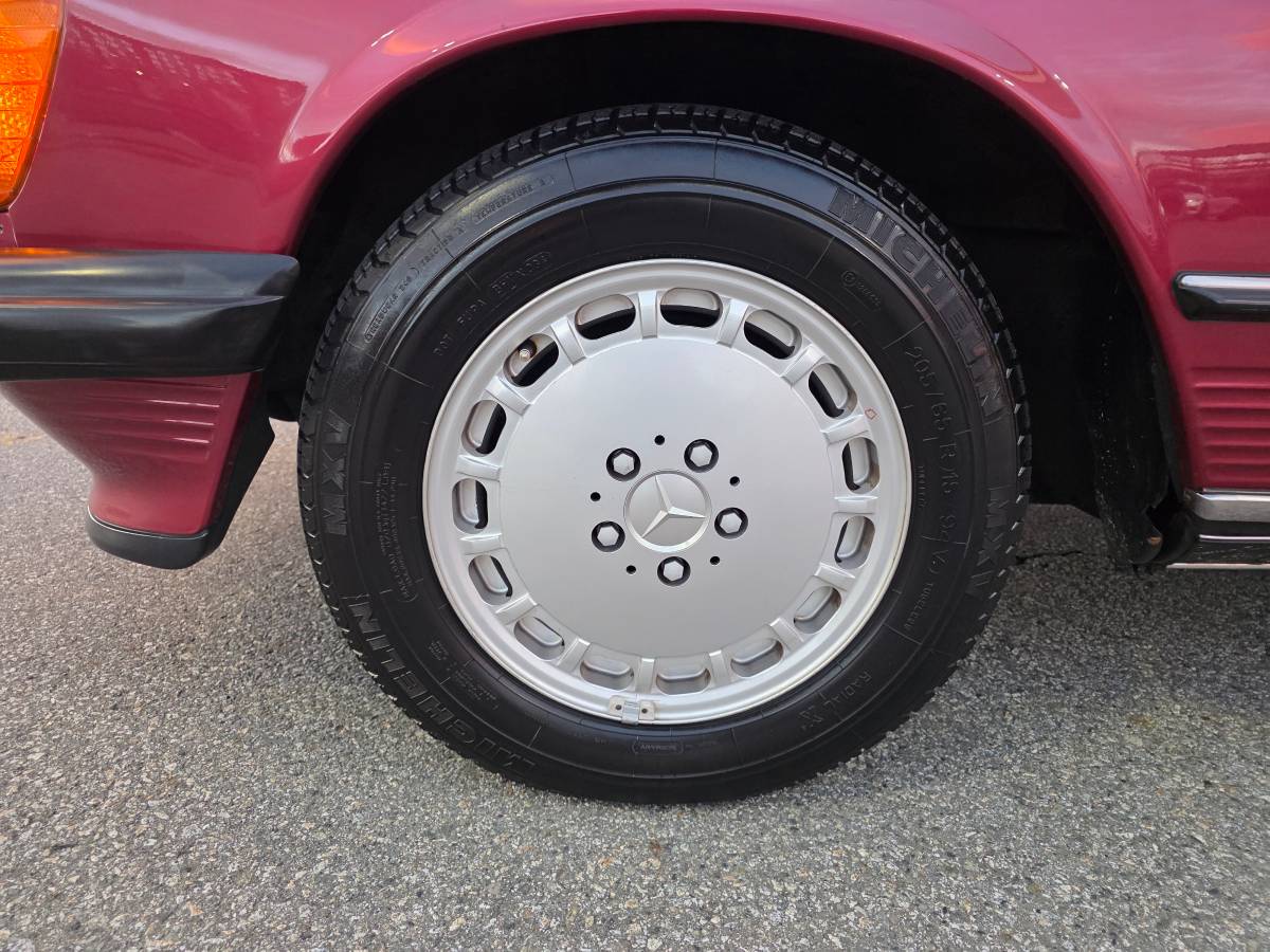 Mercedes-benz-560-sl-1989-red-23