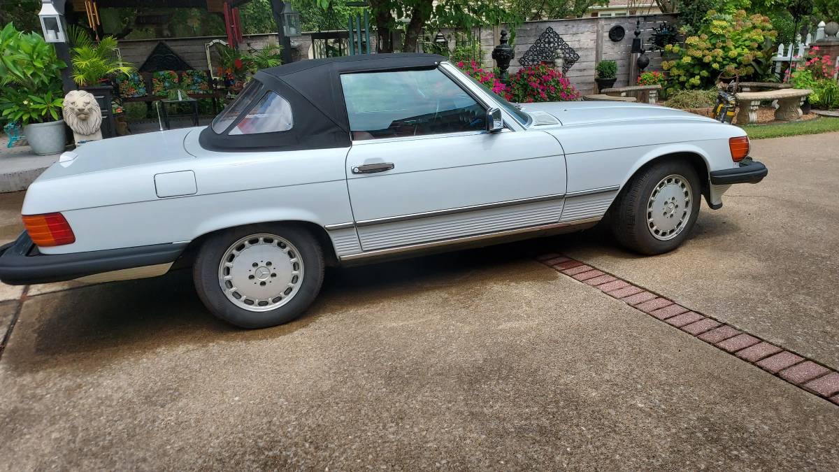 Mercedes-benz-560-sl-1989-white-7