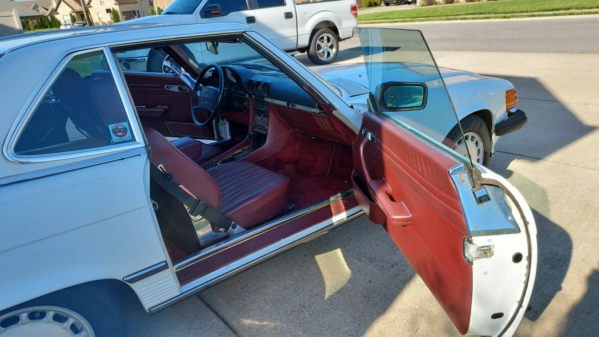 Mercedes-benz-560-sl-1989-white-9