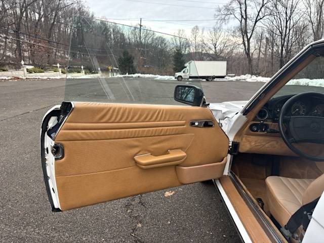 Mercedes-benz-560sl-roadster-1987-white-13