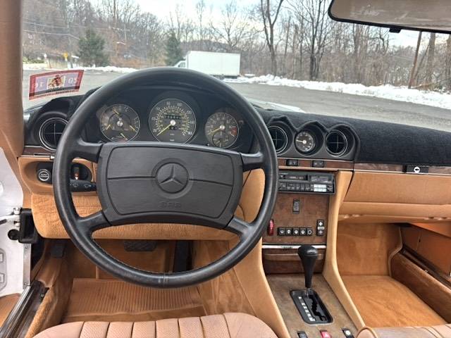 Mercedes-benz-560sl-roadster-1987-white-18