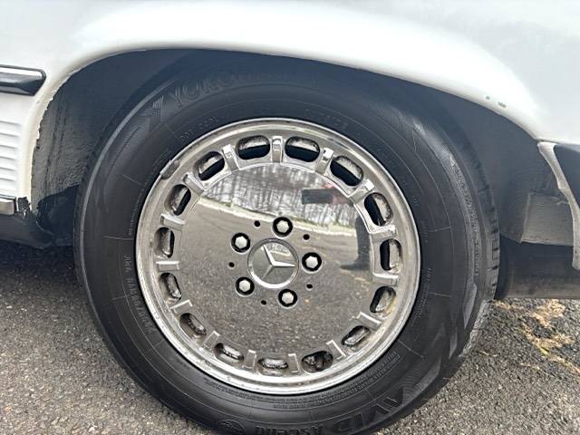 Mercedes-benz-560sl-roadster-1987-white-3