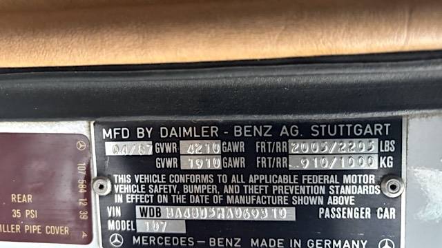 Mercedes-benz-560sl-roadster-1987-white-9