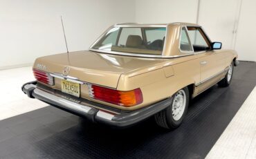 Mercedes-benz-Other-1985-Champagne-Metallic-Tan-23
