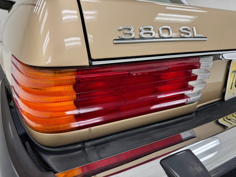 Mercedes-benz-Other-1985-Champagne-Metallic-Tan-34
