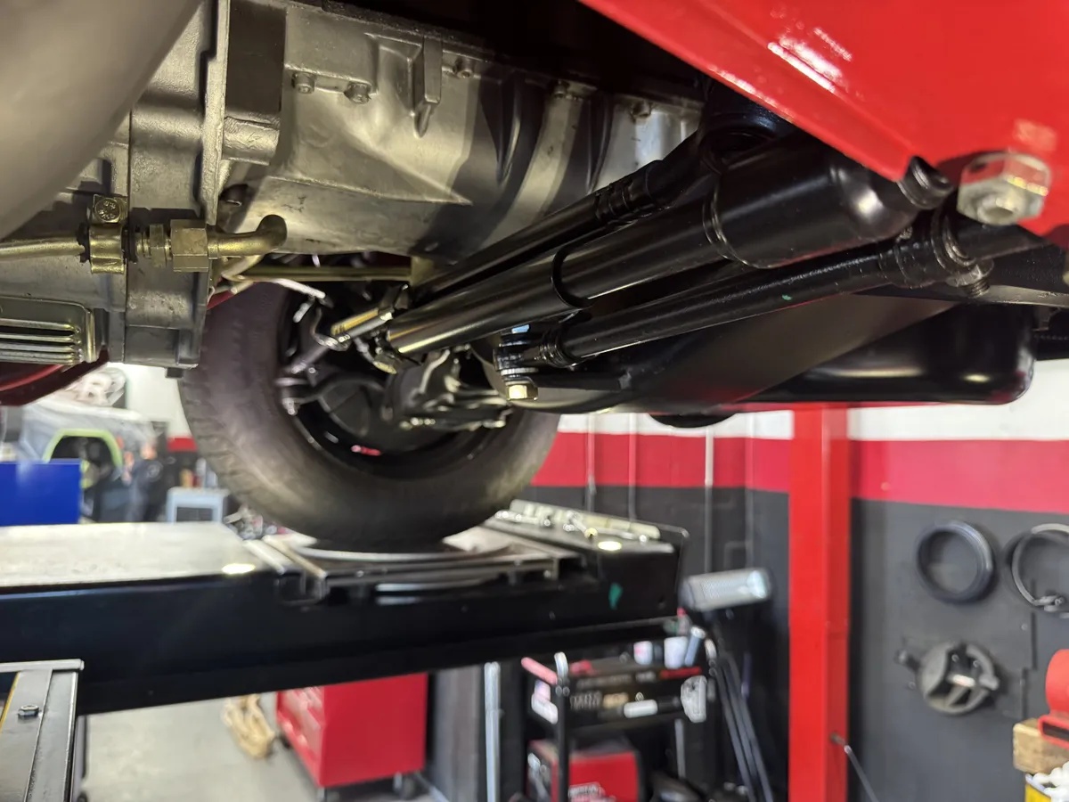 Mercedes-benz-Sl-class-1969-Signal-Red-Black-1