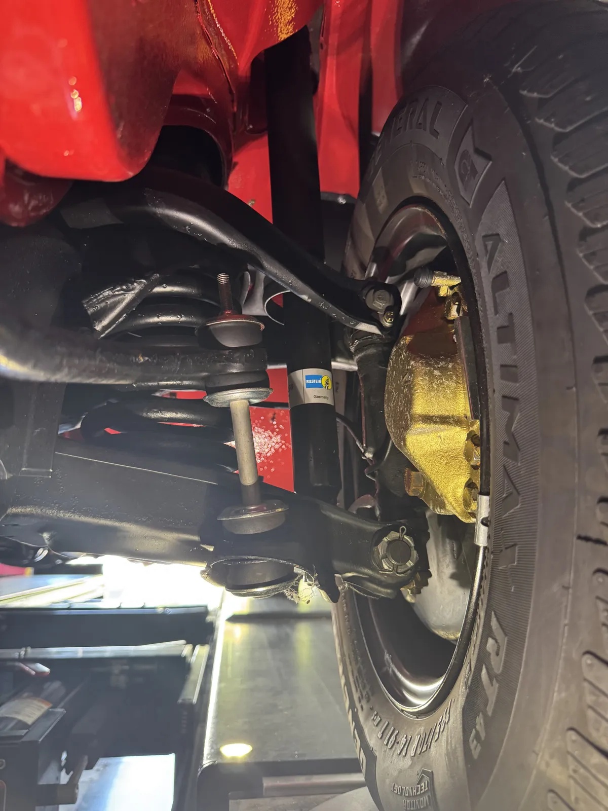 Mercedes-benz-Sl-class-1969-Signal-Red-Black-10