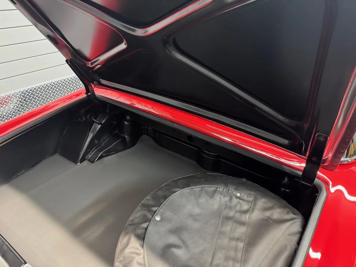 Mercedes-benz-Sl-class-1969-Signal-Red-Black-14