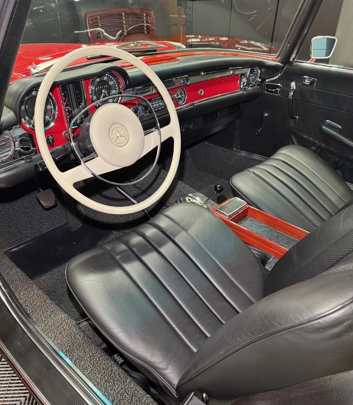 Mercedes-benz-Sl-class-1969-Signal-Red-Black-2