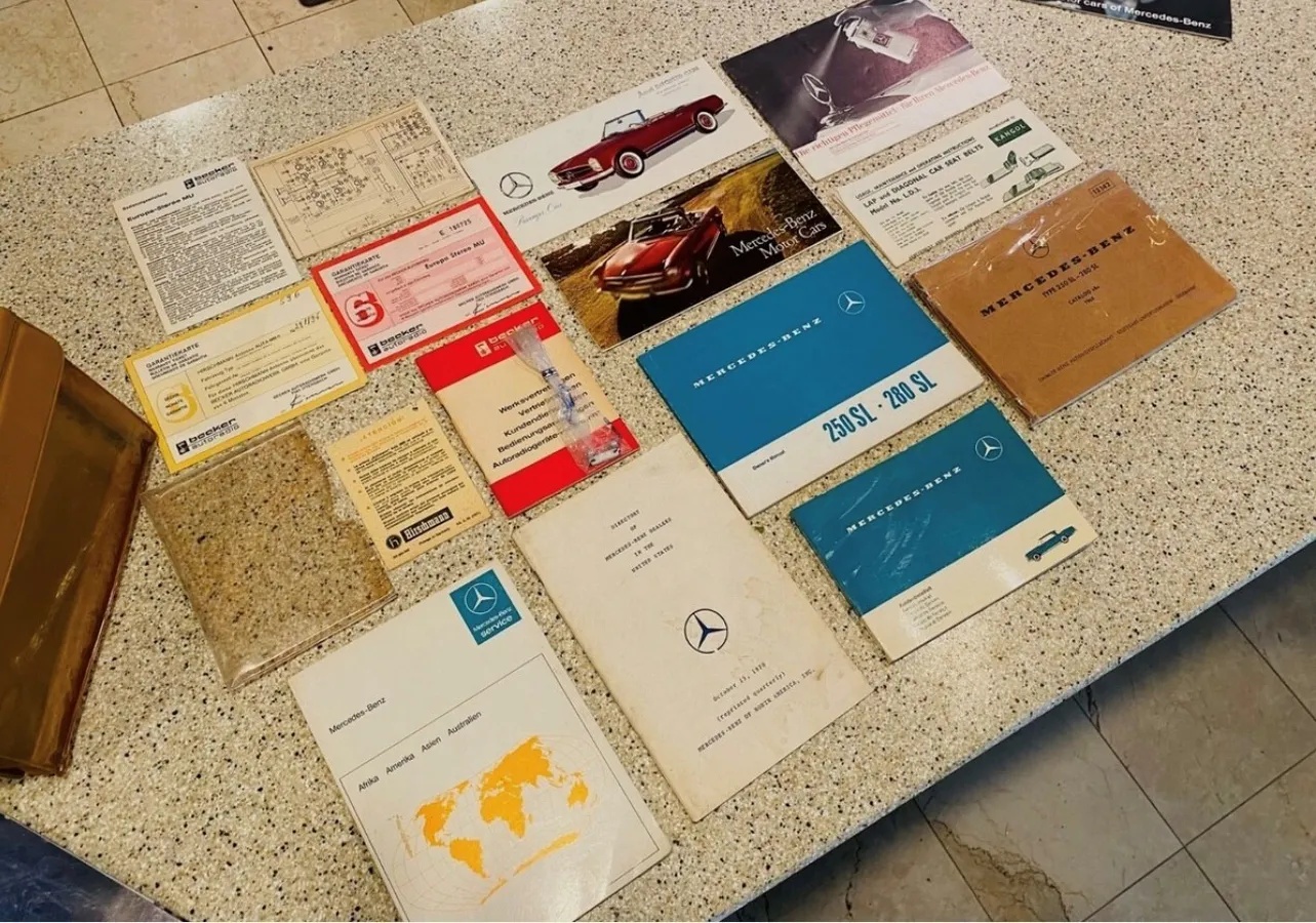 Mercedes-benz-Sl-class-1969-Signal-Red-Black-3