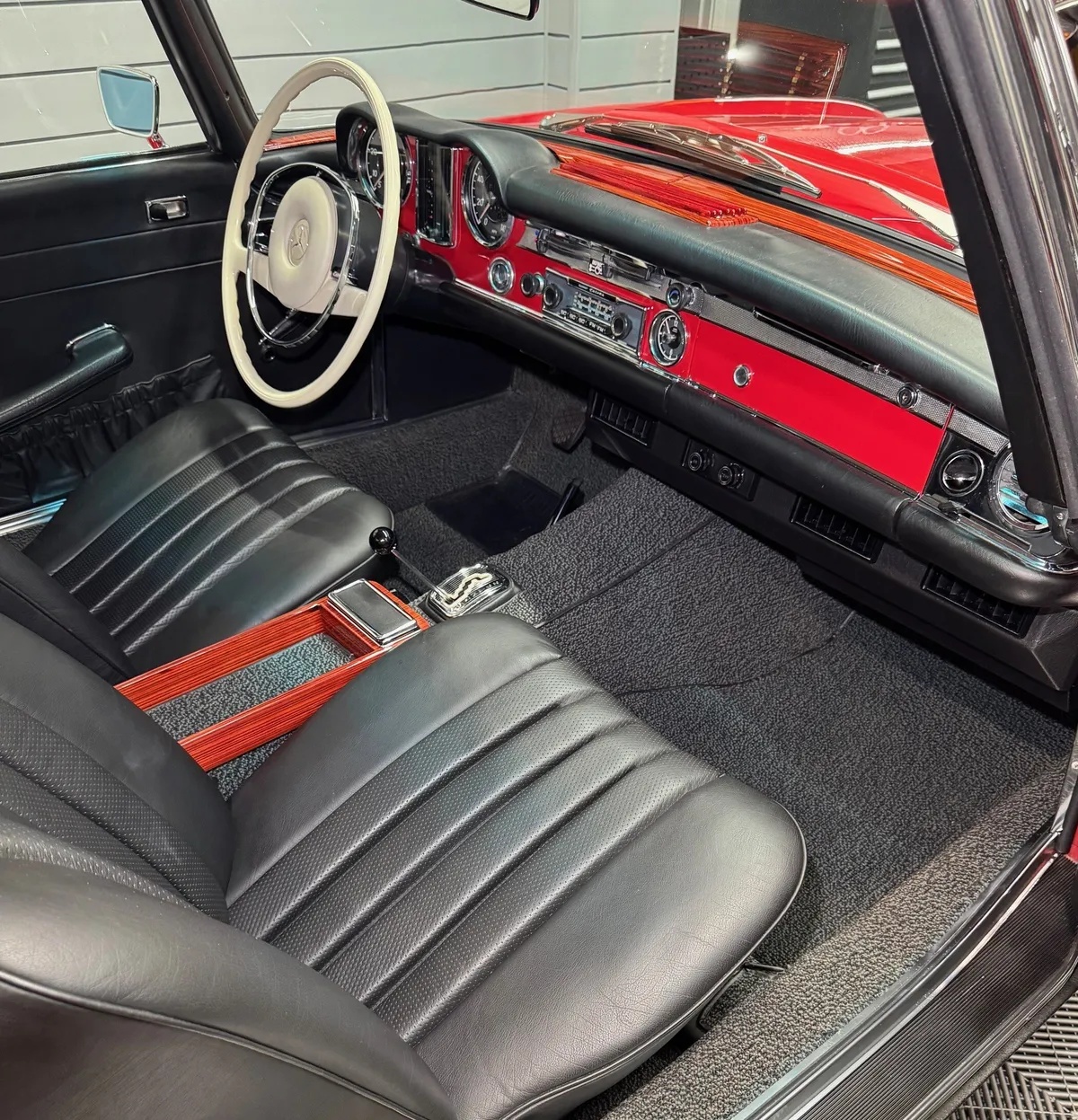 Mercedes-benz-Sl-class-1969-Signal-Red-Black-6